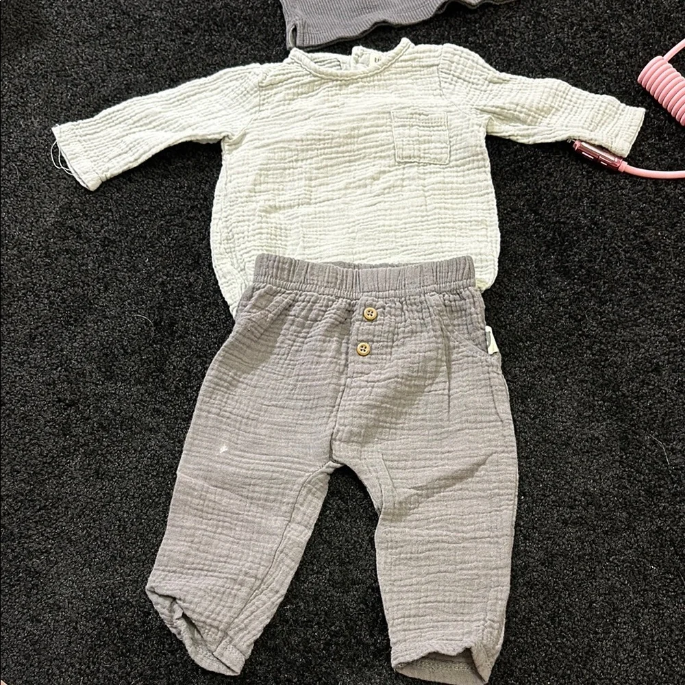 Light‎ Green and Gray Baby Outfit